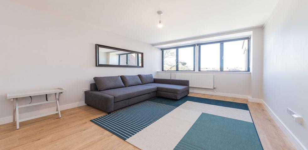 			PARKING SPACE , 1 Bedroom, 1 bath, 1 reception Apartment			 Church Lane , KINGSBURY 